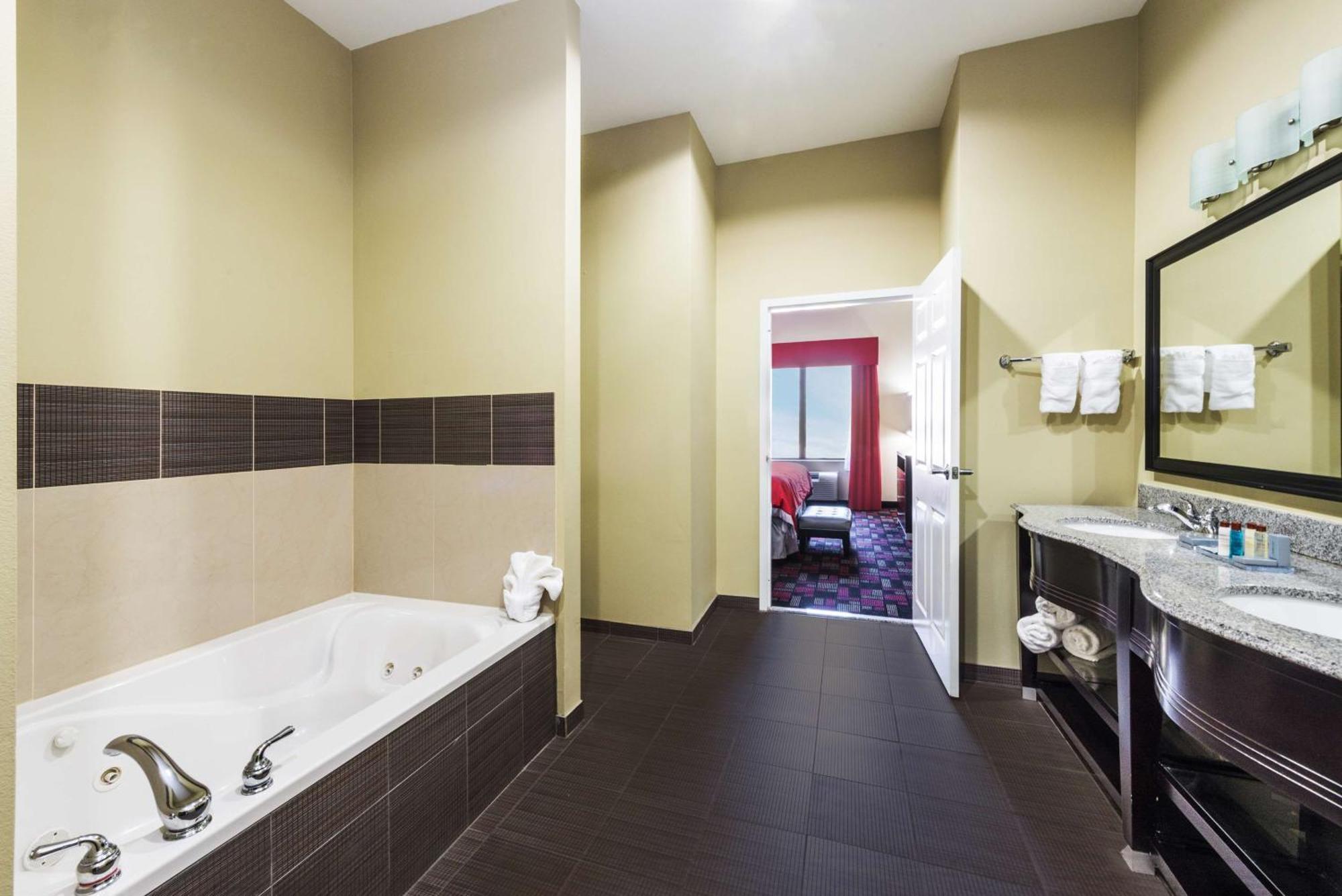 Wingate By Wyndham Lake Charles Casino Area Exterior foto